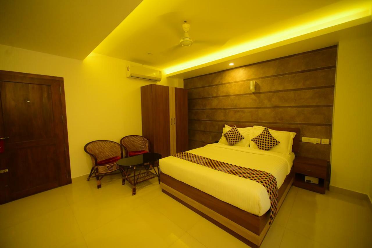 Kb Residency Hotel Kozhikode Buitenkant foto