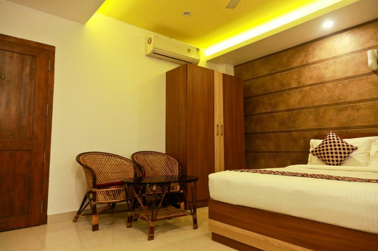 Kb Residency Hotel Kozhikode Buitenkant foto